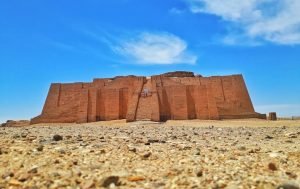 سفير كندا في العراق يزور مدينة أور التاريخية
